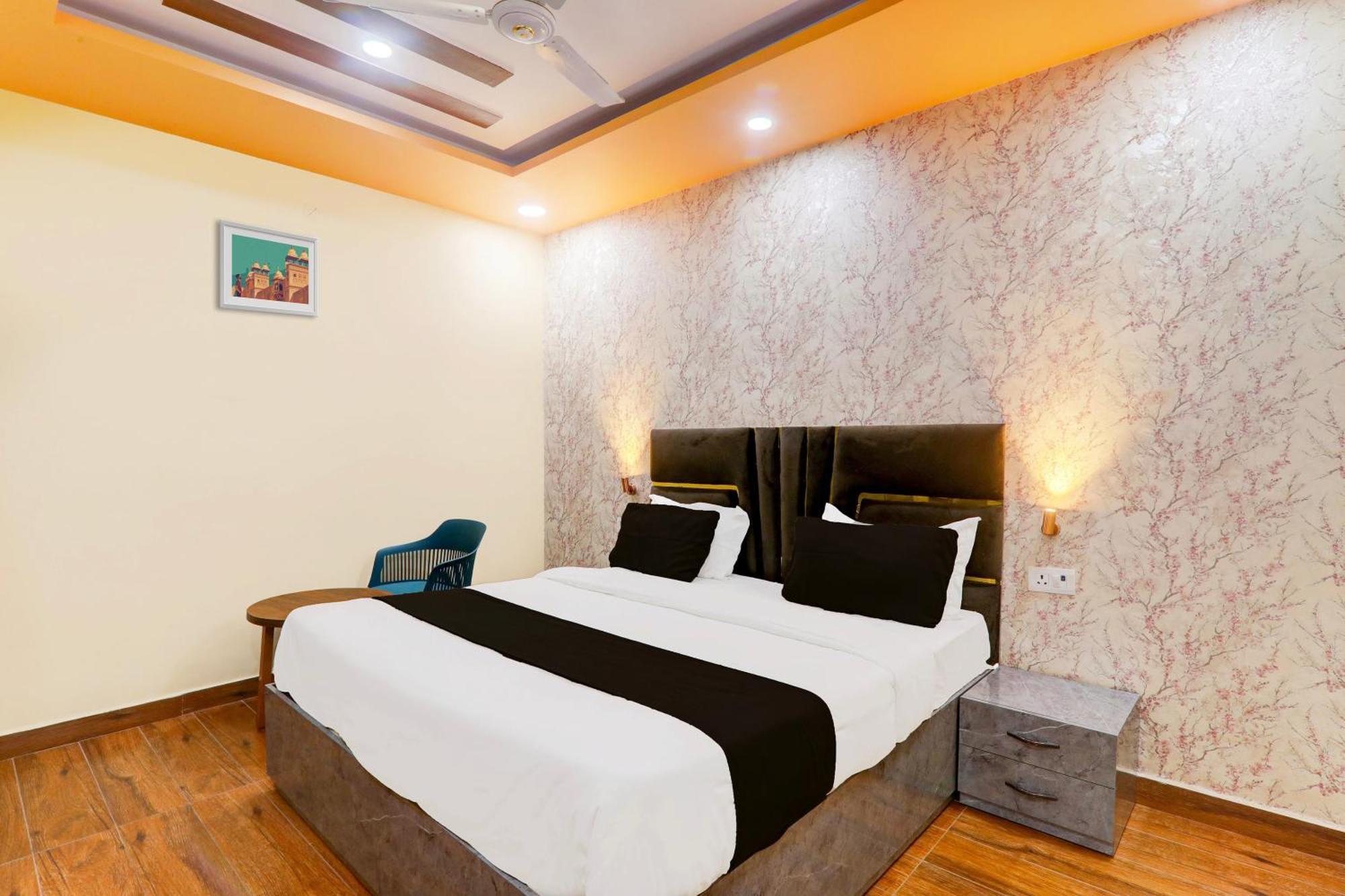 Super Hotel O Raas Plaza Канпур Экстерьер фото