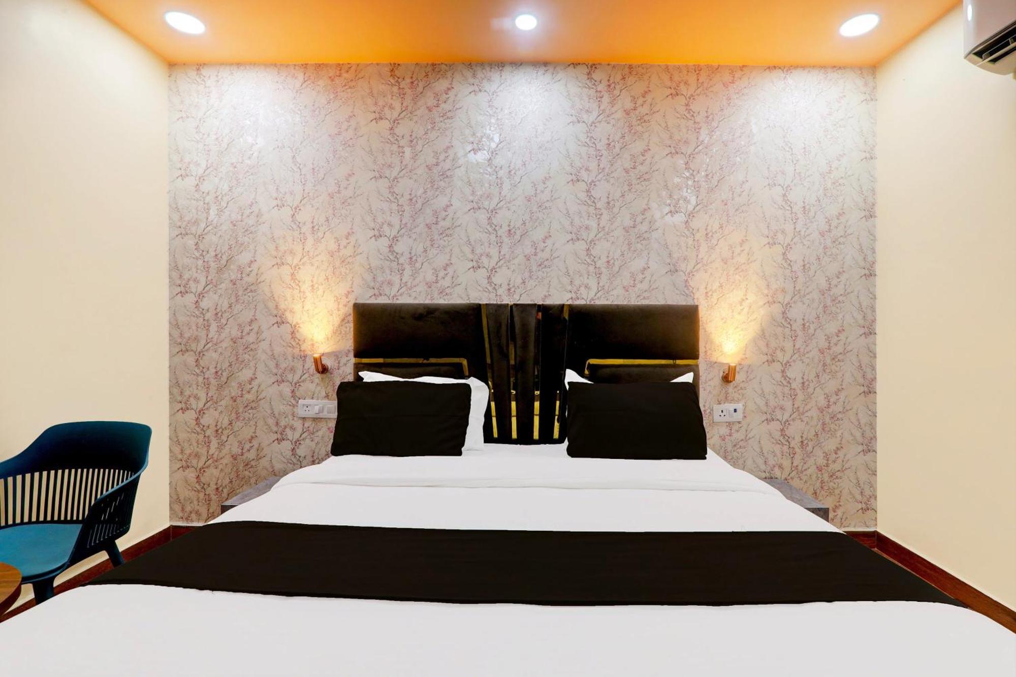 Super Hotel O Raas Plaza Канпур Экстерьер фото