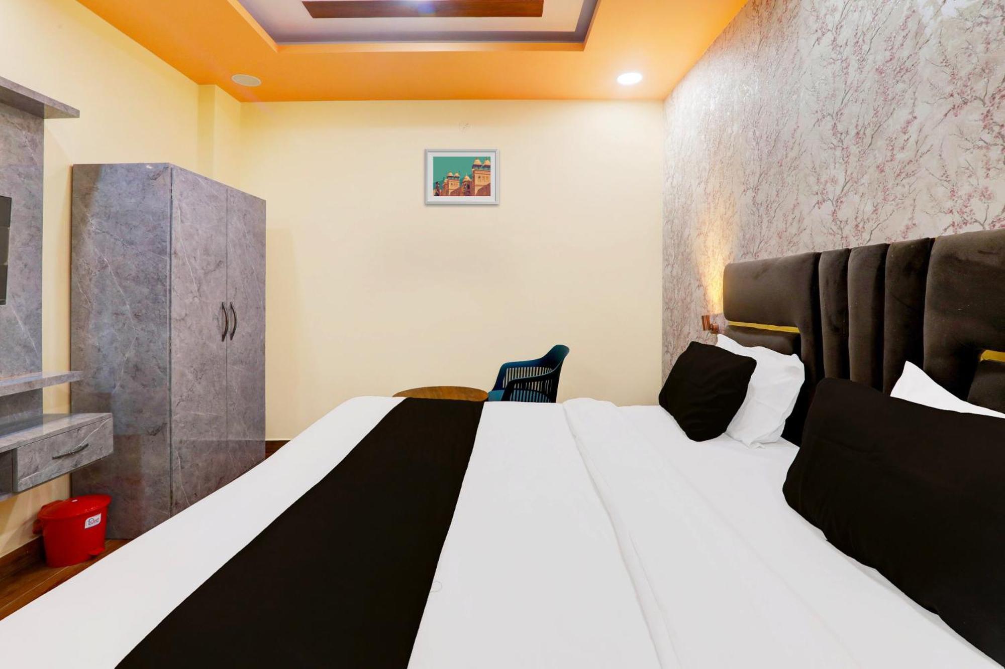 Super Hotel O Raas Plaza Канпур Экстерьер фото